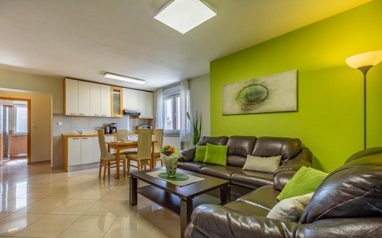 Apartments Istriensonne - Haus Stephan 梅杜林 外观 照片